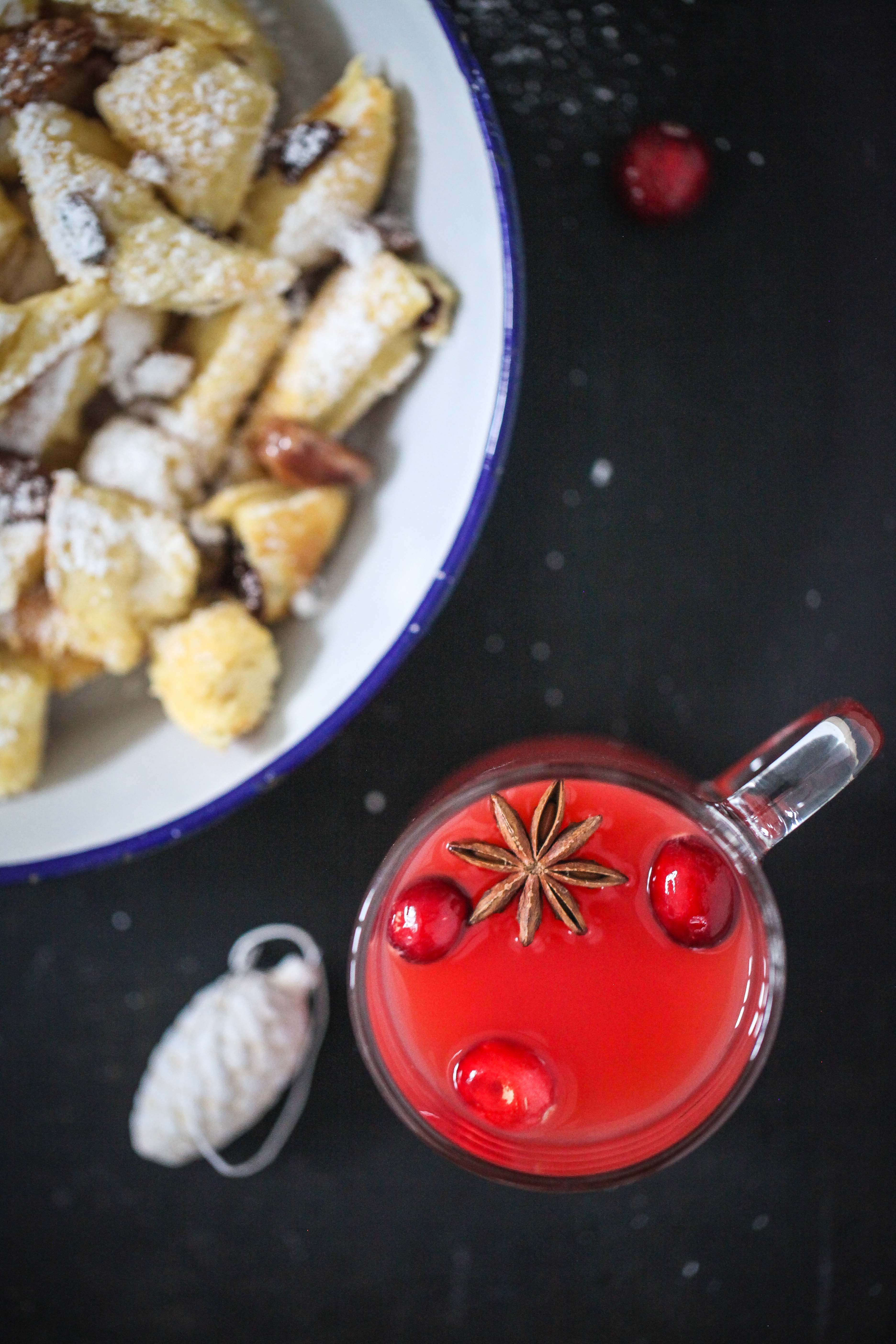 Rezept für Weihnachtsschmarrn Kaiserschmarrn mit Cranberries und gebrannten Mandeln Zuckerzimtundliebe Foodblog Backblog Weihnachtspunsch