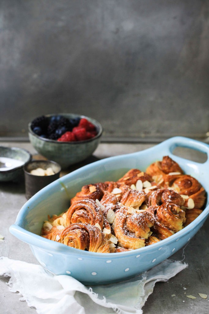 Rezept Franzbroetchen Bread and Butter Pudding Arme Ritter aus dem Ofen mit Beeren Fruehstuecksglueck zuckerzimtundliebe