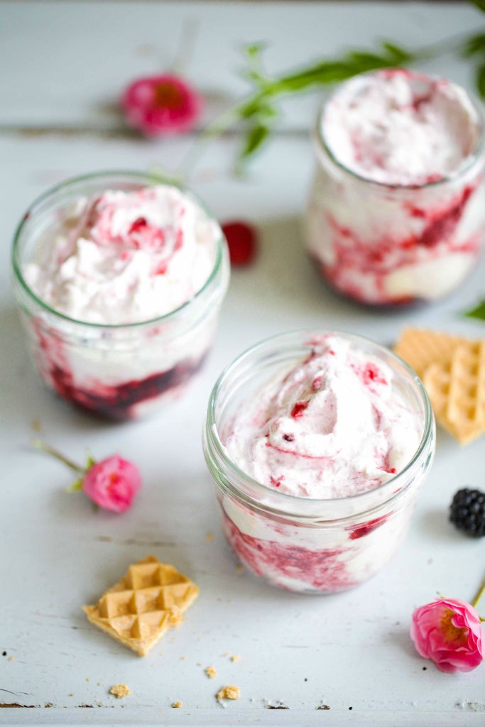 Rezept fuer Beerendessert Berry fool aus nur drei Zutaten einfaches leckeres Sommerdessert