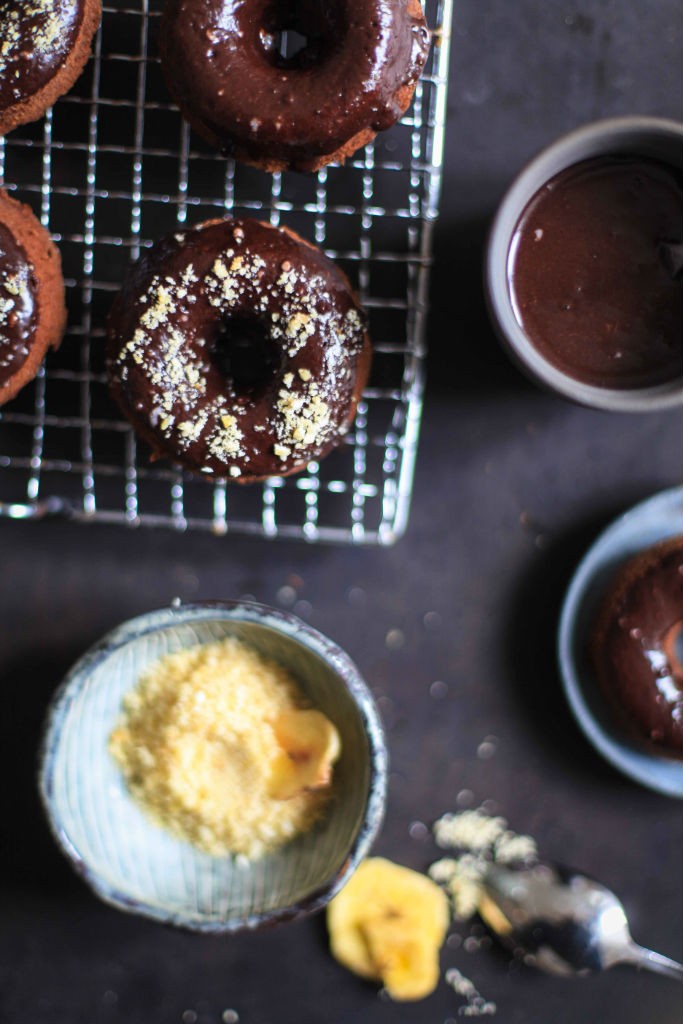 Bananen Schokoladen Donut Doughnut Rezept Schokoladenguss Bananenchips Portland Oregon Donuts aus dem Ofen nicht frittiert Zucker zimt und Liebe