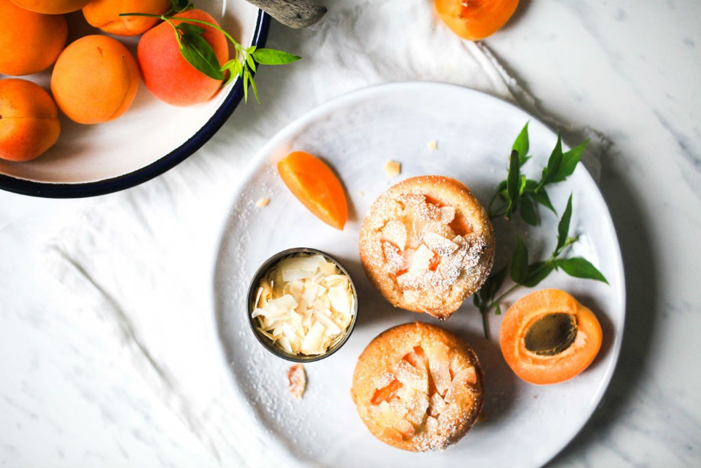 Kokosnuss Aprikosen Friands Rezept Coconut Apricot Financiers Recipe Aprikostenmuffins Kokosnussmuffins Friandsrezept Zuckerzimtundliebe einfaches Muffinrezept Backen für Kinder