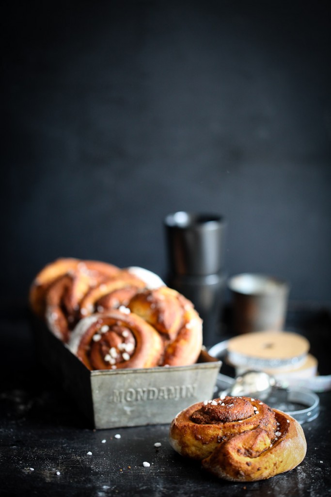Rezept für Lebkuchen Zimtschnecke Zimtschneckenrezept Lebkuchenfüllung Adventsgebäck Foodstyling cinnamon bun cinnamon rolls Weihnachtsbaeckerei Zuckerzimtundliebe beste Weihnachtsrezepte