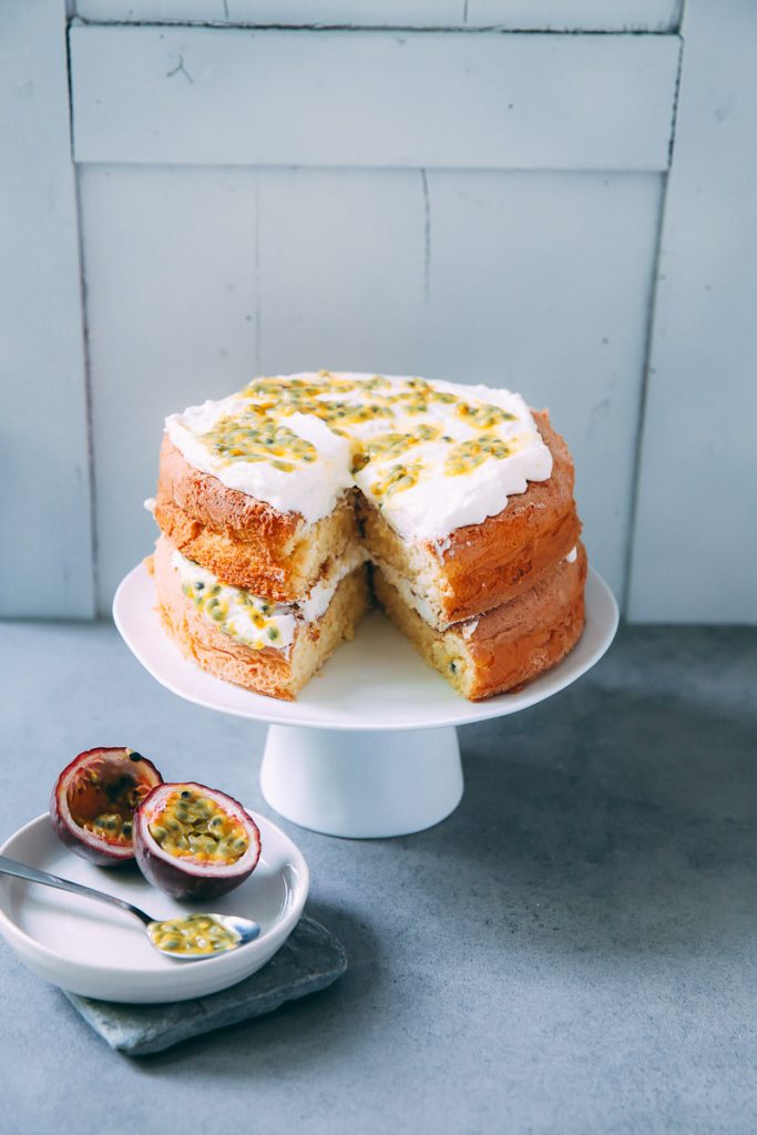 Maracuja Spongecake Rezept einfacher Kuchen festlicher Kuchen Torte Geburtstagskuchen Sommerkuchen Sommerrezept Backrezept leichter Kuchen Suedaustralien Australien kulinarische Reise