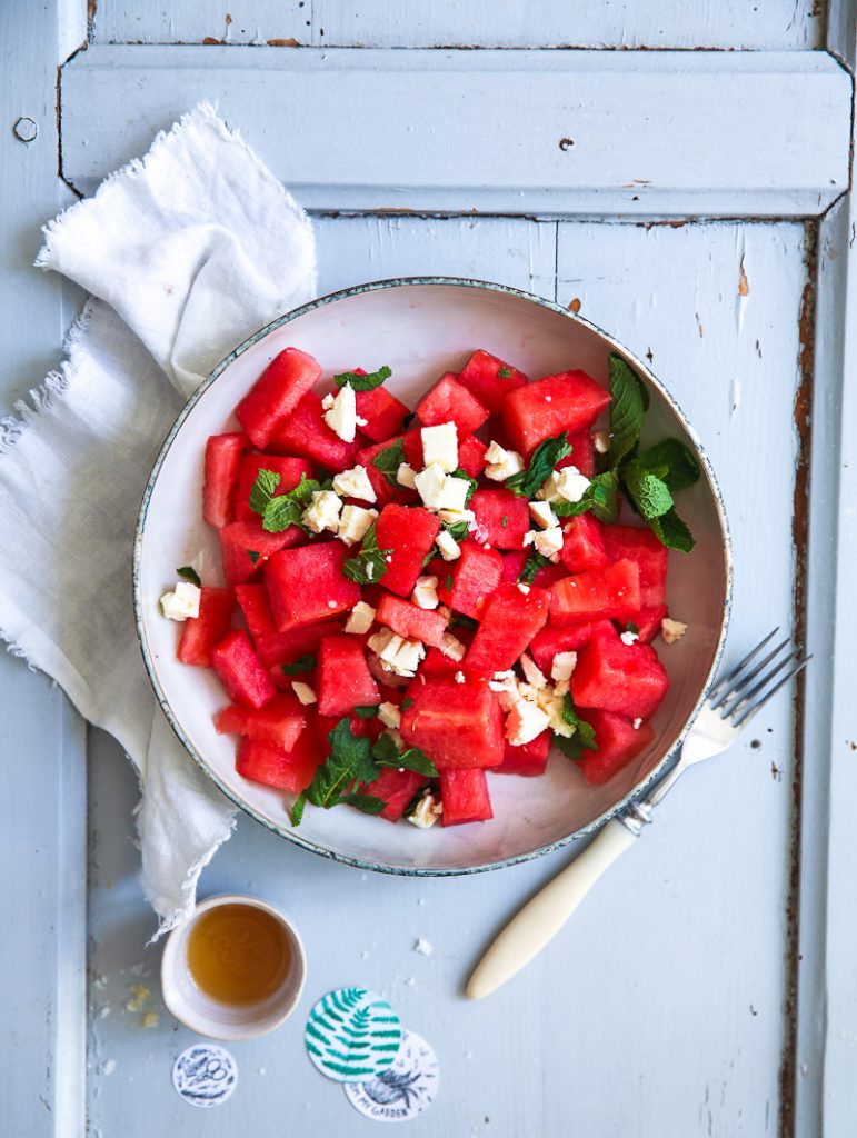 Rezept Wassermelone Salat mit Feta und Minze frischer Sommersalat bester Salat grillsalat Salat zum Grillen mit Melone Watermelon Feta Mint Salad Recipe Rezept Foodstyling food photography zuckerzimtundliebe