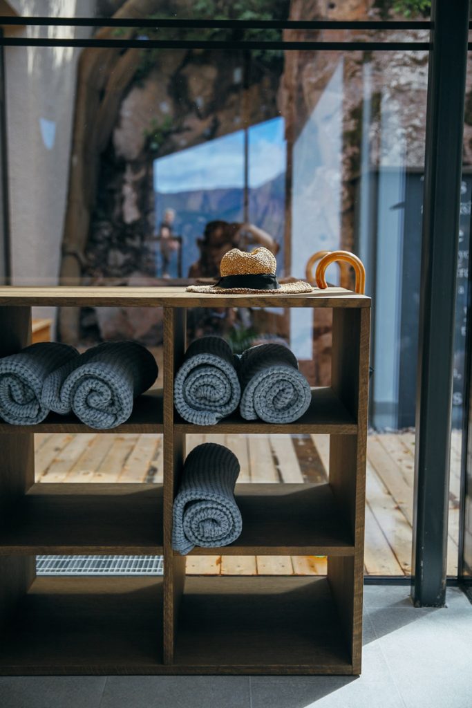 meetmerano meraner land hotel unterkuenfte miramonti boutique hotel spa pretty hotels white line hotels infinity pool hafling alto adige zuckerzimtundliebe food and travel