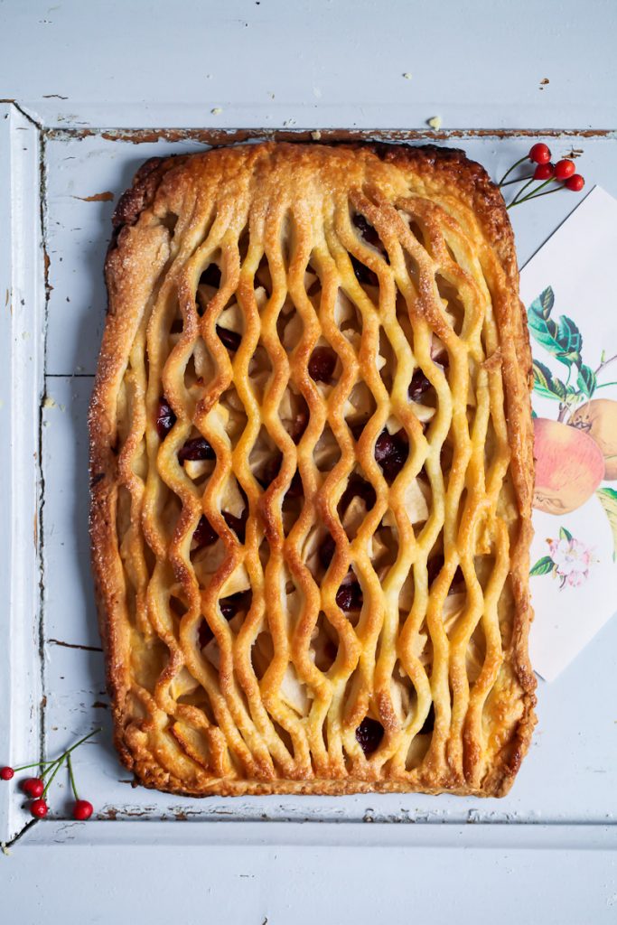 Apple Pie Rezept mit Cranberries und Teiggitter Herbstkuchen Pie Pierezept wie macht man pie Mürbeteig Apple pie with cranberries recipe foodstyling food photography zuckerzimtundliebe foodblog