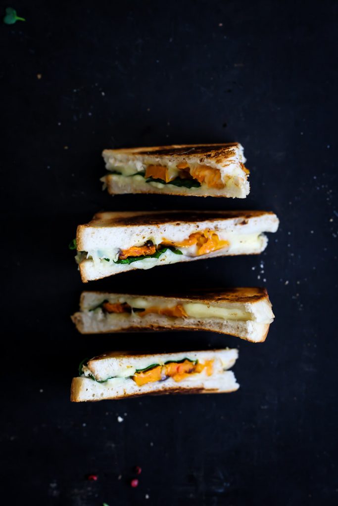 Leerdammer Kaesebrot Rezept grilled cheese sandwich mit Suesskartoffeln und Spinat wirkäsebroten mfgkäsebrot foodstyling sandwich stulle der woche zuckerzimtundliebe food photography
