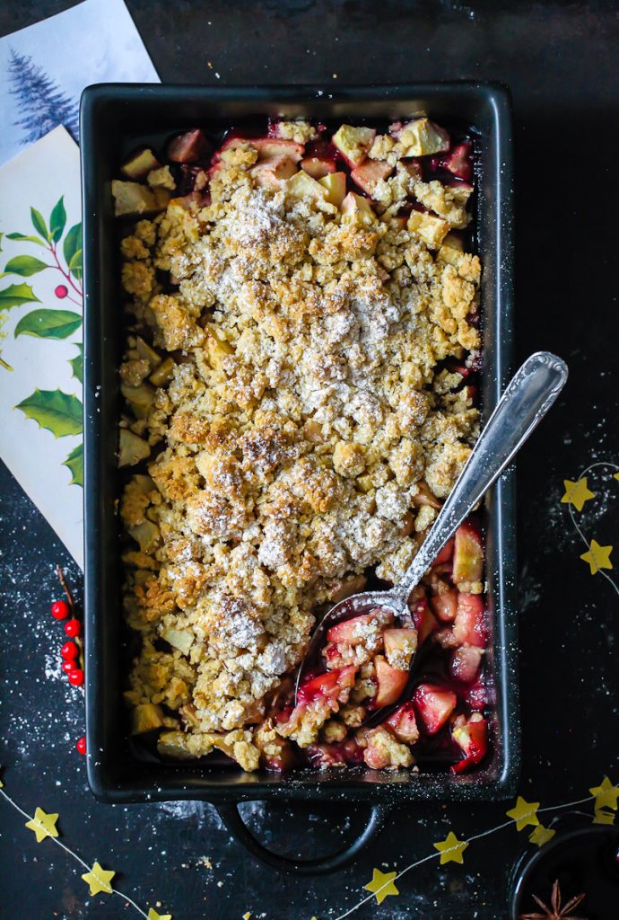 Glühwein Apple Crumble Rezept Adventsrezept Weihnachtsrezept apple crisp oat crumble recipe zuckerzimtundliebe foodblog food styling apfelrezept weihnachtsdessert