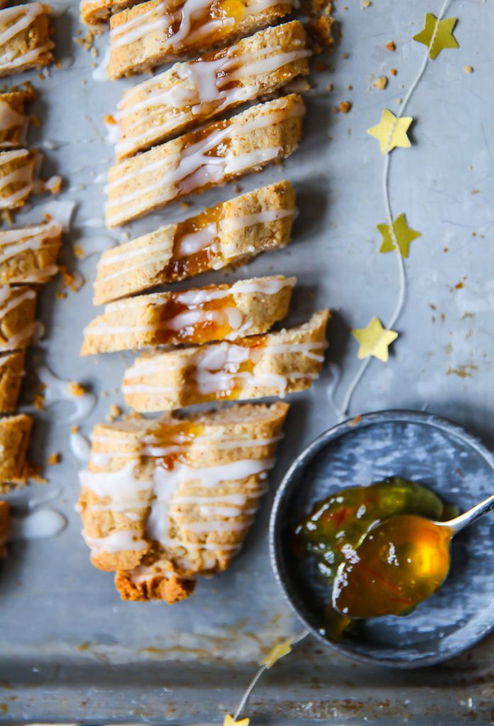 Chivers Marmeladen Weihnachtskekse mit Chivers Orangenmarmelade und Zuckerglasur Chivers Orange Jam Jam cookies thumbprint cookies zuckerzimtundliebe weihnachtsbäckerei backen an weihnachten einfache kekse mandelpätzchen