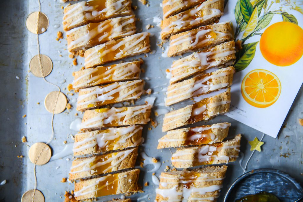 Chivers Marmeladen Weihnachtskekse mit Chivers Orangenmarmelade und Zuckerglasur Chivers Orange Jam Jam cookies thumbprint cookies zuckerzimtundliebe weihnachtsbäckerei backen an weihnachten einfache kekse mandelpätzchen