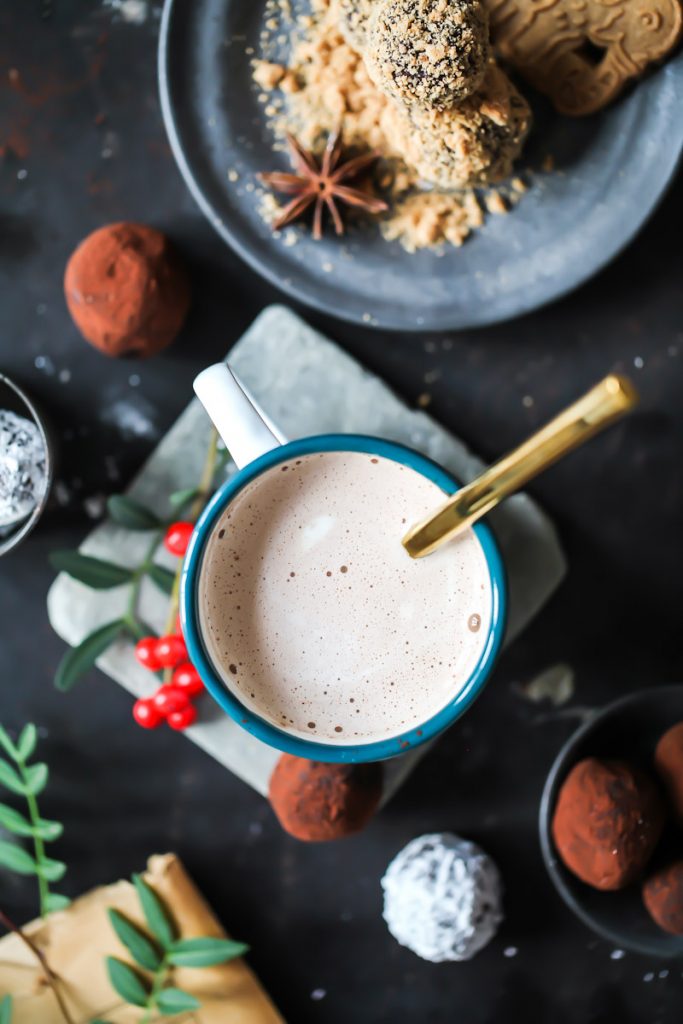Schokoladentrueffel Ganachetrueffel Schokoladentrueffel selbstgemacht Rezept mit Spekulatius Post aus meiner Kueche Geschenke aus der Kueche Hot Chocolate chocolate truffles easy peasy
