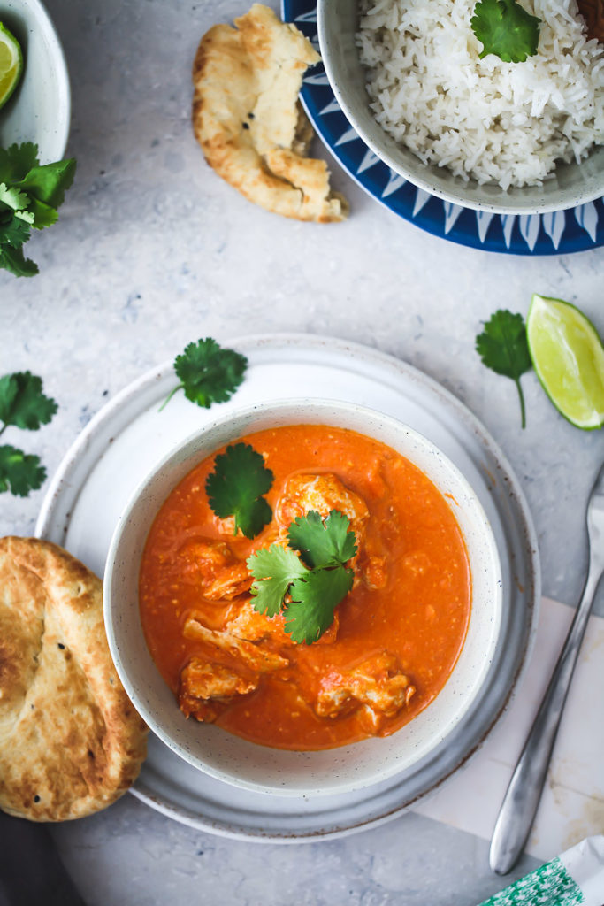 Butter Chicken Rezept Indische Küche Indisch kochen Indisches Curry mit Hühnchen Garam Masala Koriander Naan Brot zuckerzimtundliebe foodblog asiatisch kochen bestes curry foodstyling broste copenhagen serie grod