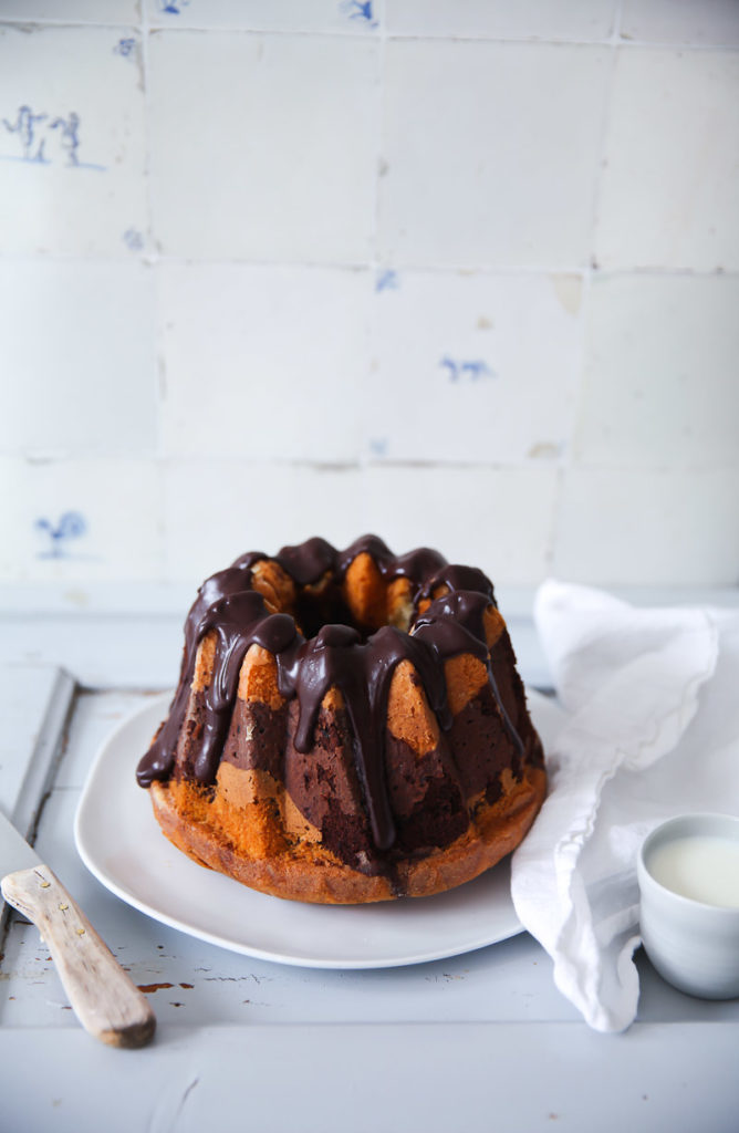 Donauwelle Gugelhupf Rezept Rührkuchen Napfkuchen Nordicware zuckerzimtundliebe foodstyling kirschen cherry marble bundt cake recipe einfacher kuchen backrezept kirschkuchen marmorkuchen