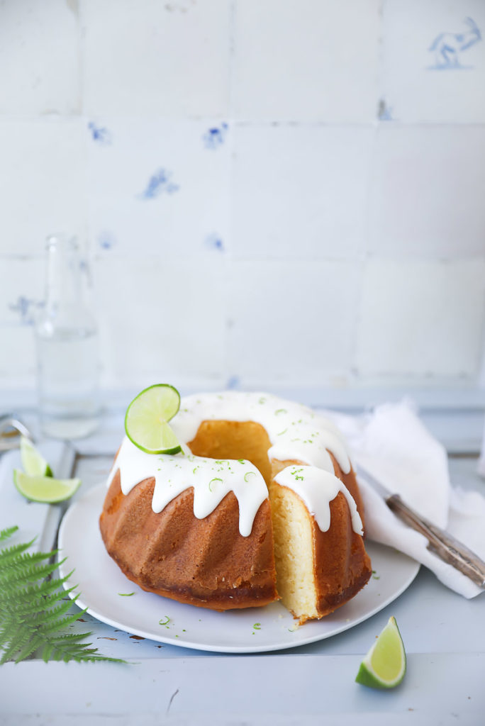 Gin Tonic Kuchen Rührteig Gugelhupf gin tonic cake bundt cake Bundform backen backrezept kuchen mit alkohol zuckerzimtundliebe foodblog backblog einfache kuchen mit alkohol foodstyling food photography