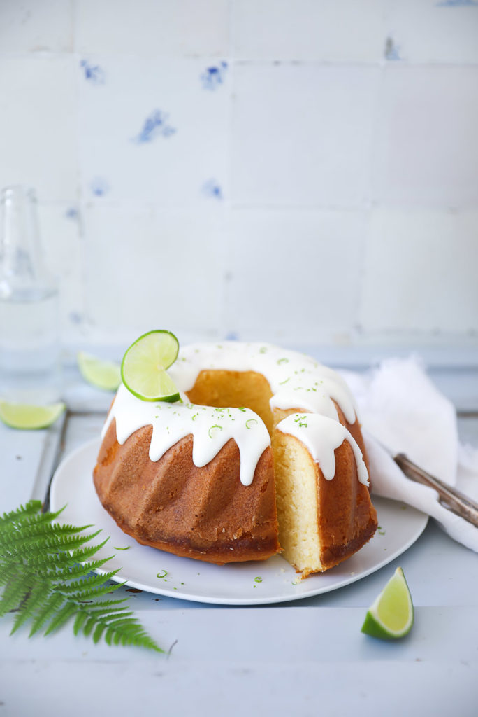 Gin Tonic Kuchen Rührteig Gugelhupf gin tonic cake bundt cake Bundform backen backrezept kuchen mit alkohol zuckerzimtundliebe foodblog backblog einfache kuchen mit alkohol foodstyling food photography