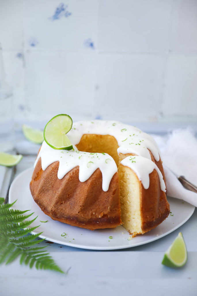 Gin Tonic Kuchen Rührteig Gugelhupf gin tonic cake bundt cake Bundform backen backrezept kuchen mit alkohol zuckerzimtundliebe foodblog backblog einfache kuchen mit alkohol foodstyling food photography