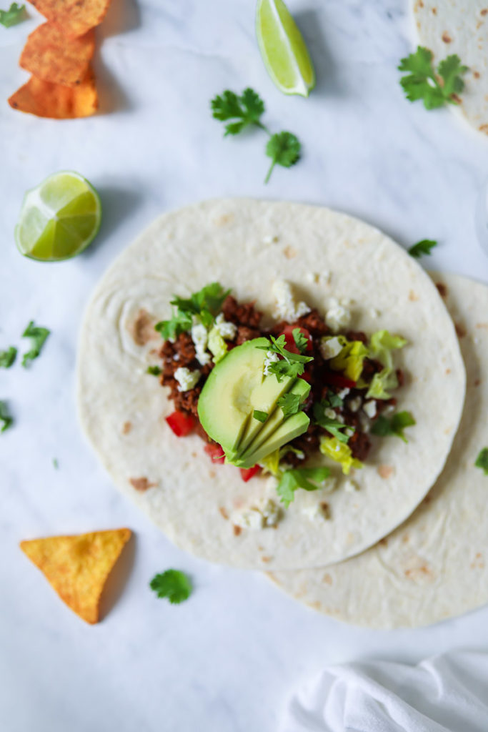 Taco Rezept Mexikanisches Gericht mit Hackfleisch Avocado Salat Tomate Koriander Foodstyling mexican food taco recipe fajitas tortilla zuckerzimtundliebe mittagessen idee Foodblog