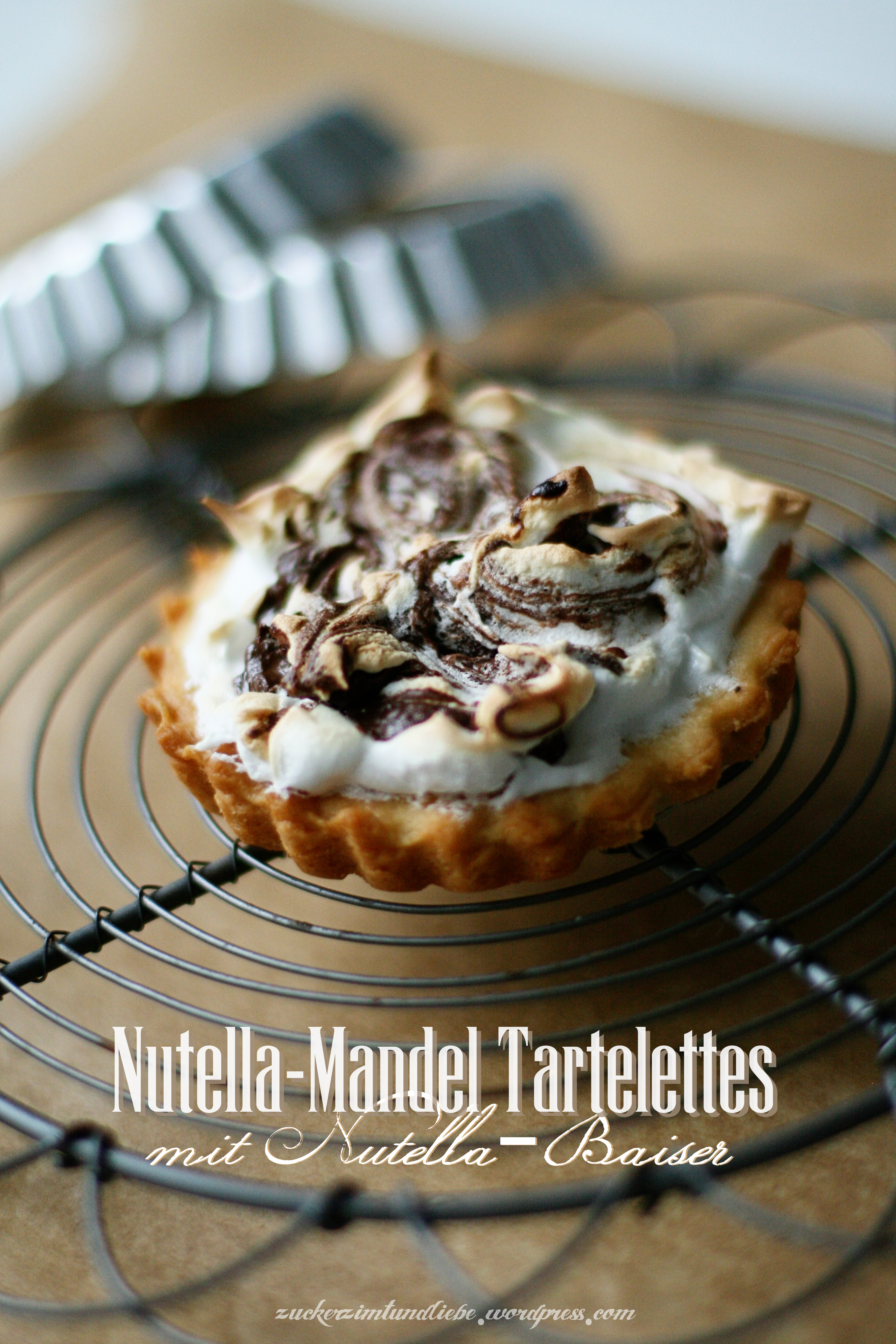 Ihr süßen Nutella-Mandel-Tartelettes mit Nutella-Baiser – would you be my valentine?