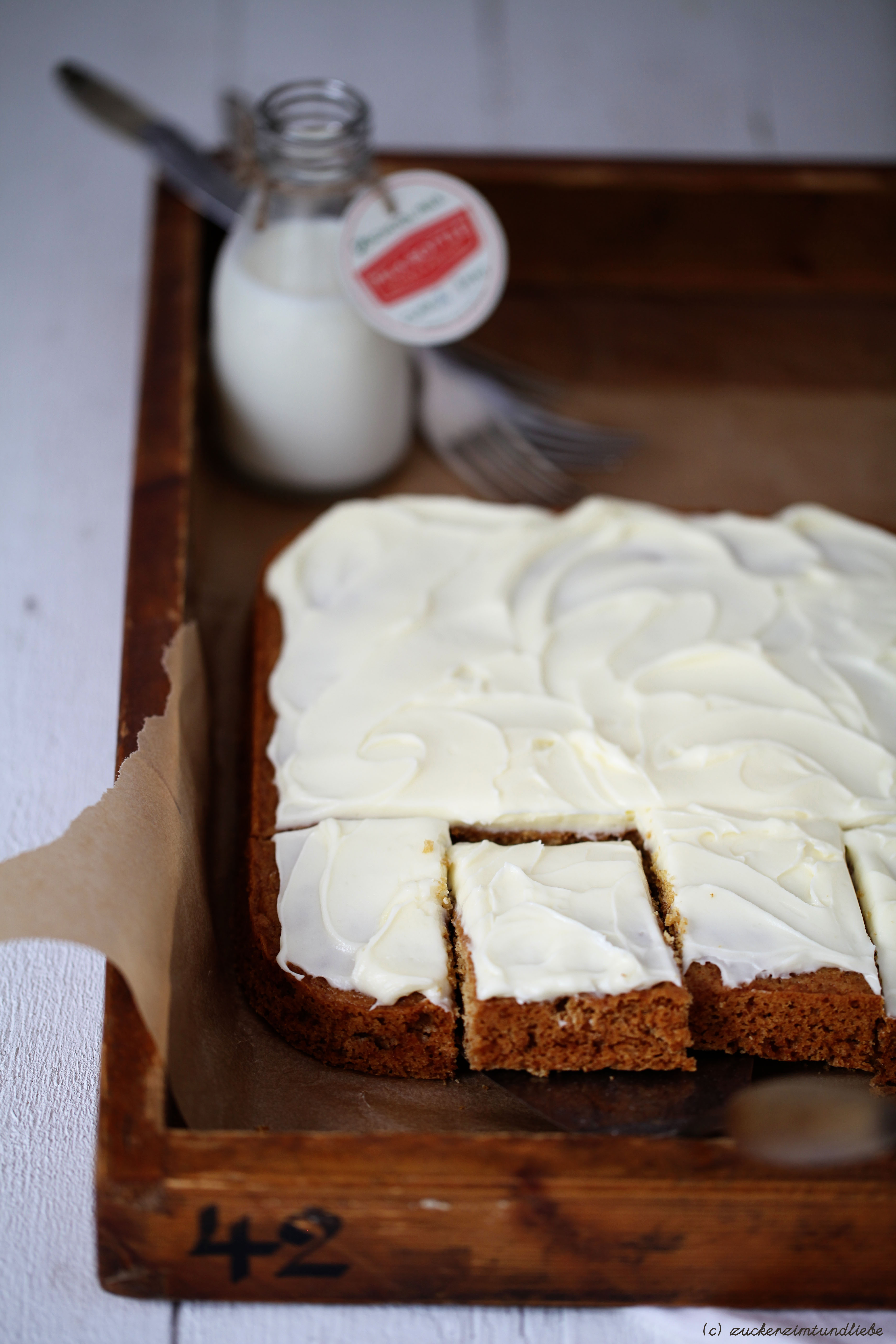 Spekulatius Schnitten mit Orangen – Frischkäse – Frosting