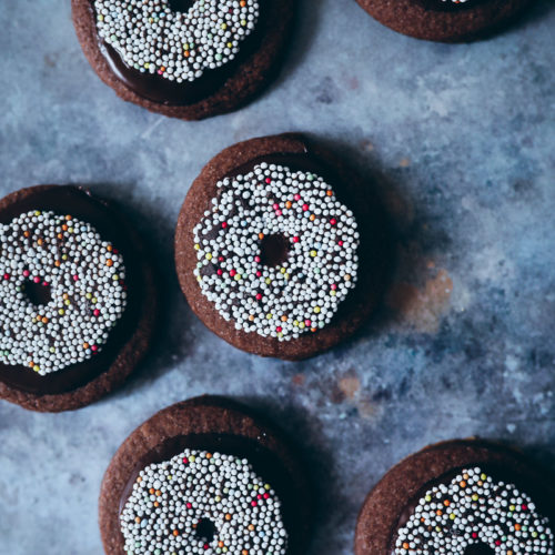 Rotwein Weihnachtsplätzchen Weihnachtskekse weihnachtsbäckerei nonpareille kranz zuckerzimtundliebe christmas chocolate red wine cookies food stylist bakefeed feedfeed nyt cooking backblog backrezept die besten weihnachtsplätzchen