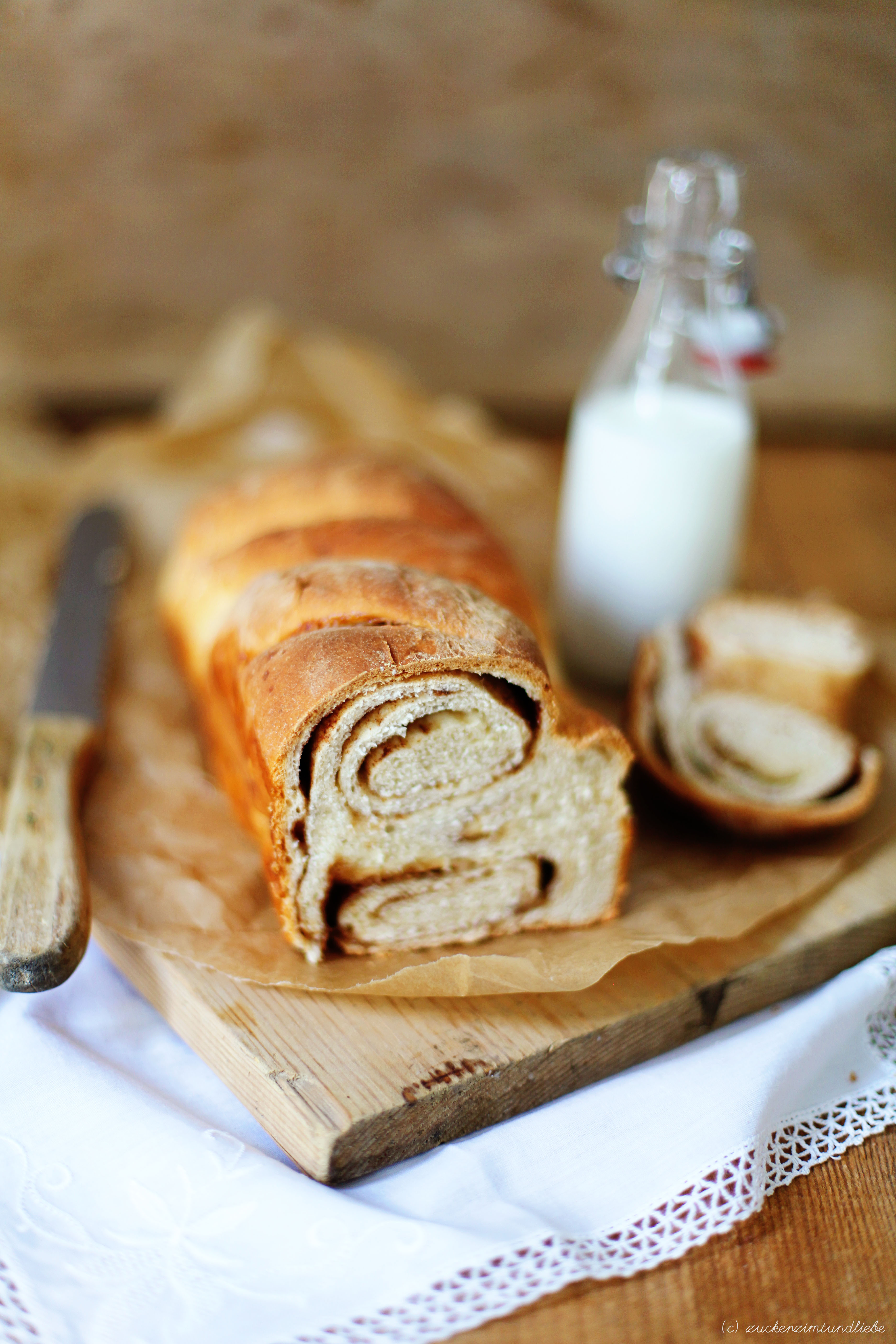 Zimtbrot (und Blaubeer-Honig-Butter, wer möchte)