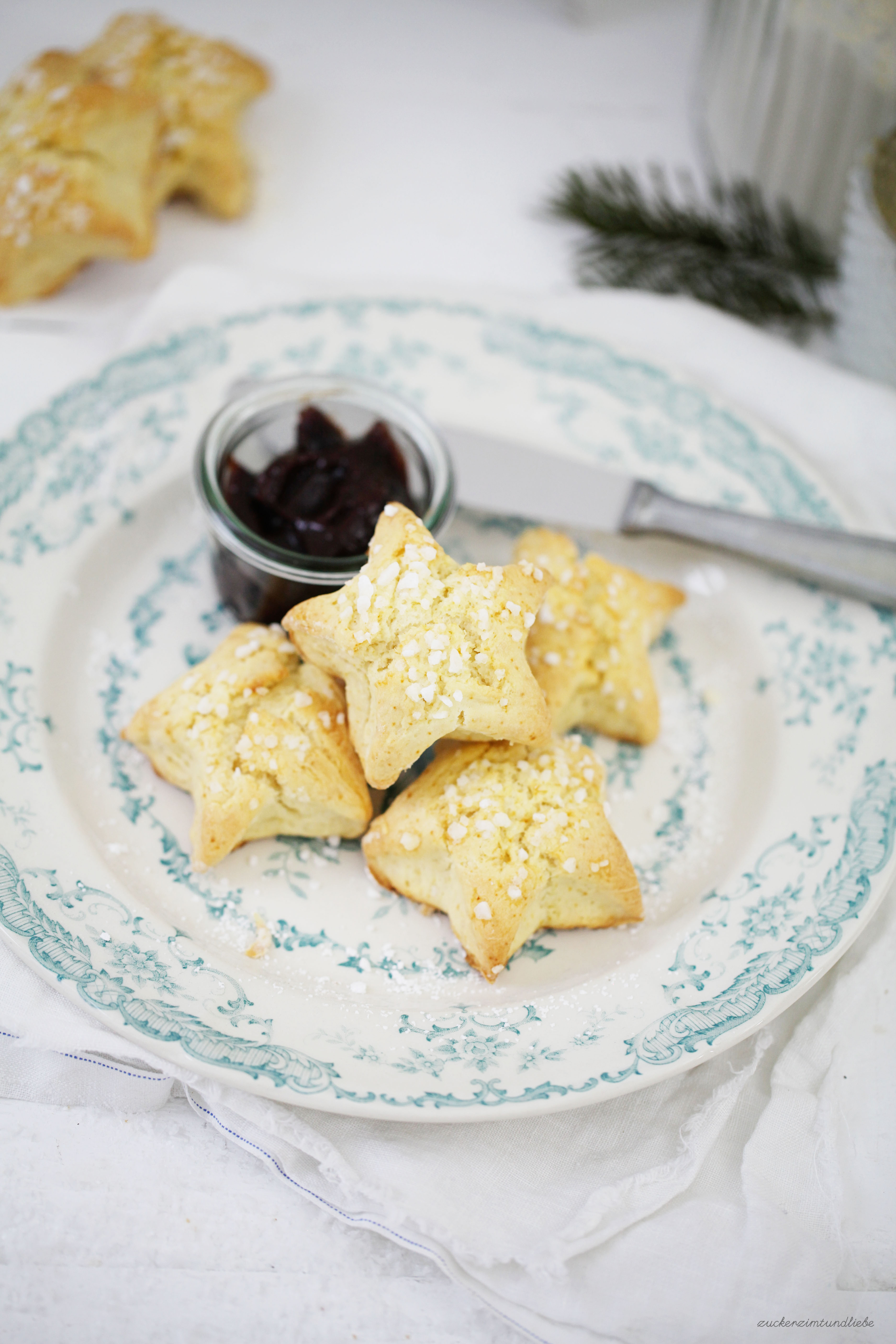 Sternen Marzipan Scones mit Orangennote und ein ausdruckbarer Gutschein für das Zucker, Zimt und Liebe Backbuch