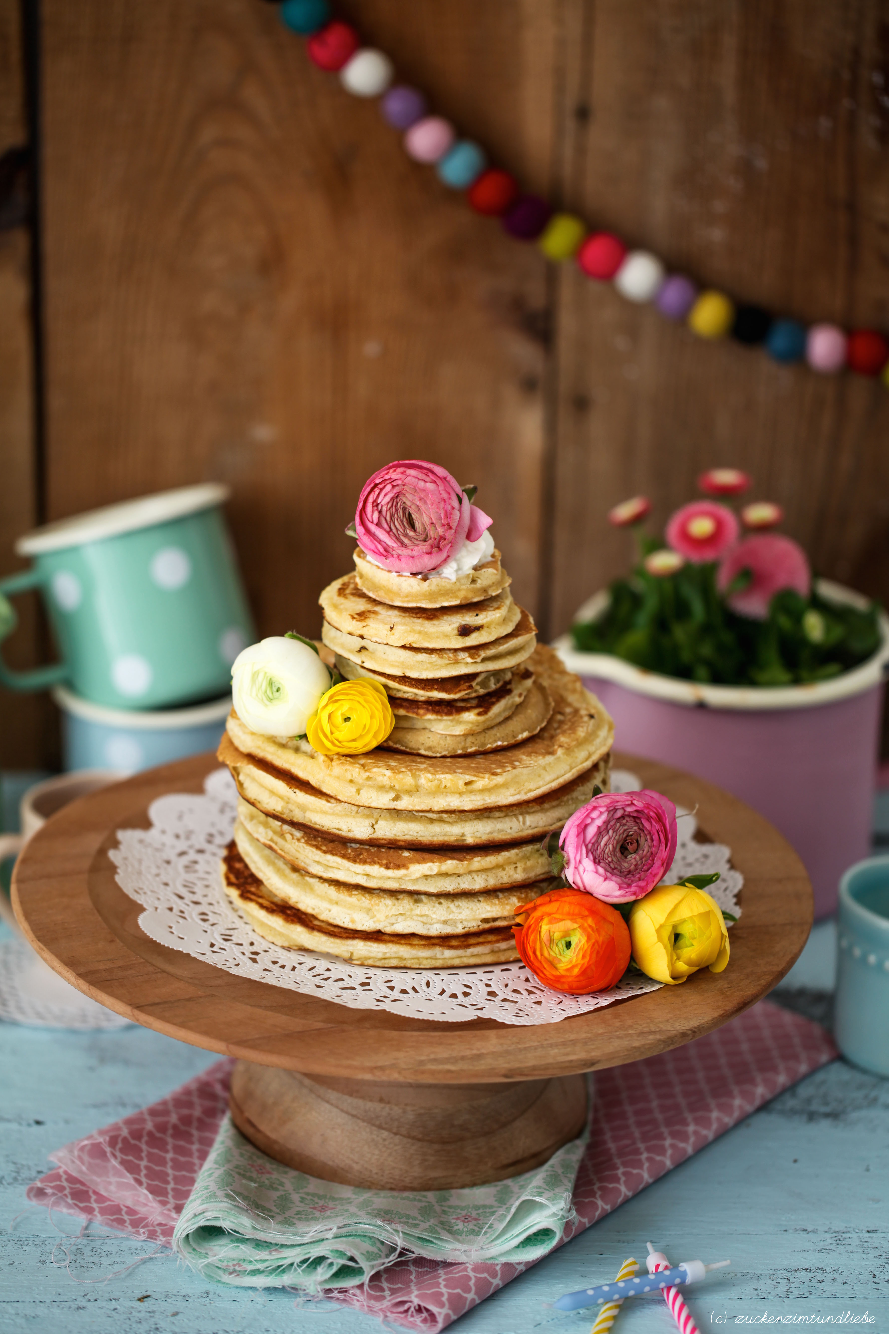 Geburtstagskuchen mal anders: Rezept für Zitronenbuttermilch Pfannkuchen Kuchen – Mein Beitrag zum LECKER Geburtstagstorten Weltrekordversuch
