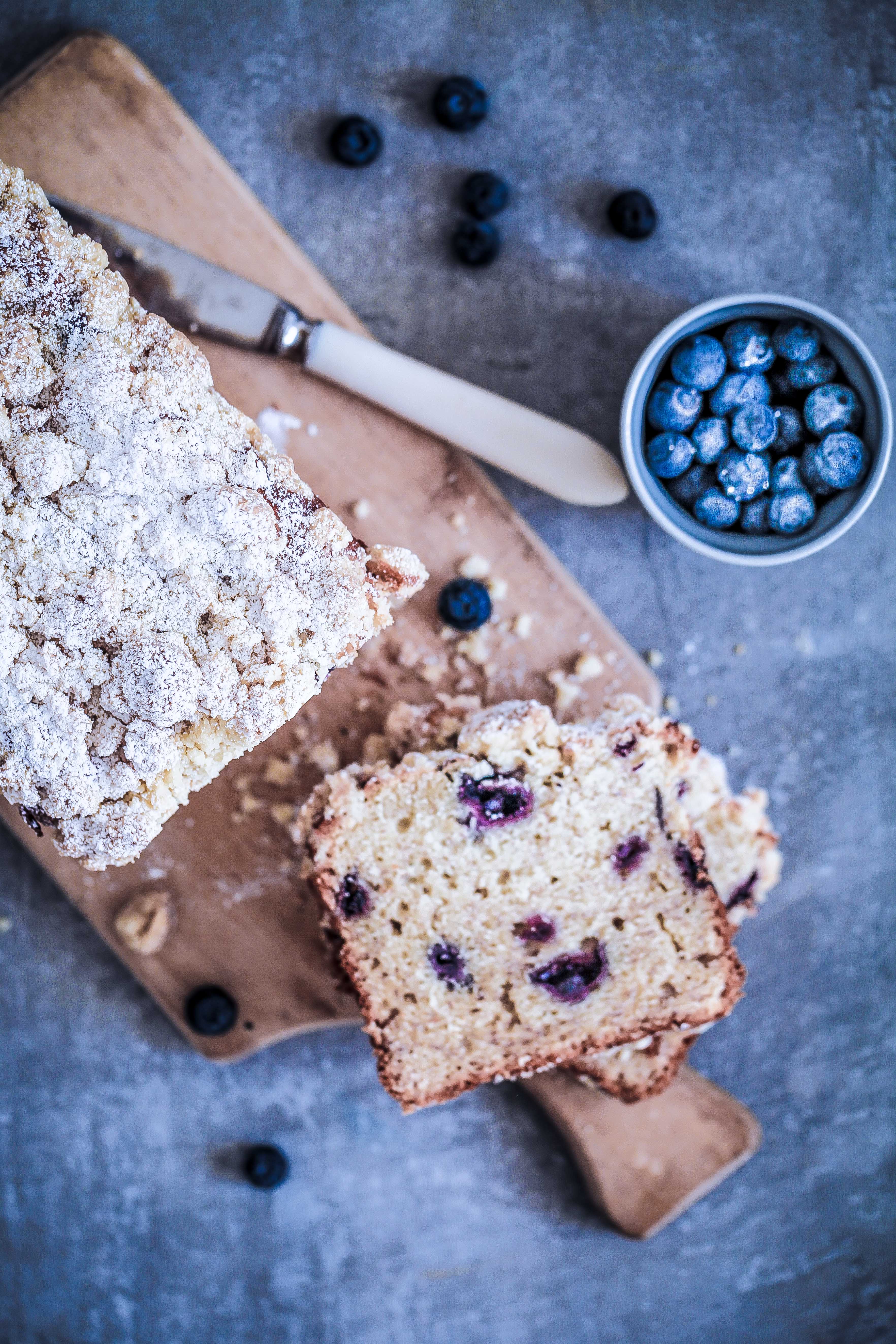 Über ein Rezept für Blaubeer-Bananenbrot mit Streuseln oder: wo die wilden Blaubeeren wohnen, nämlich in Kanada!