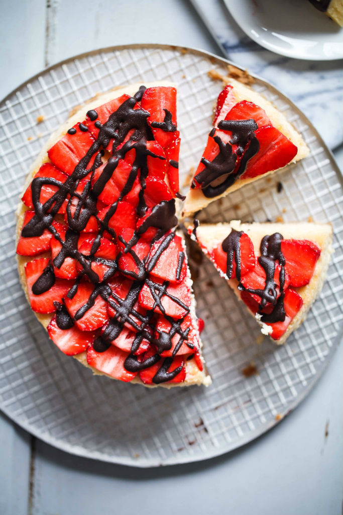 Erdbeer Karamell Cheesecake und spontaner Schokoladenguss Regen