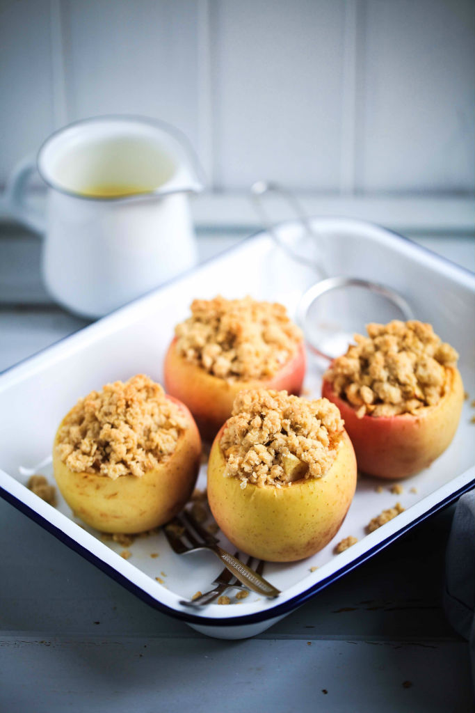 Ein Rezept für Apple Crumble im Apfel – mein Soulfood im Herbst