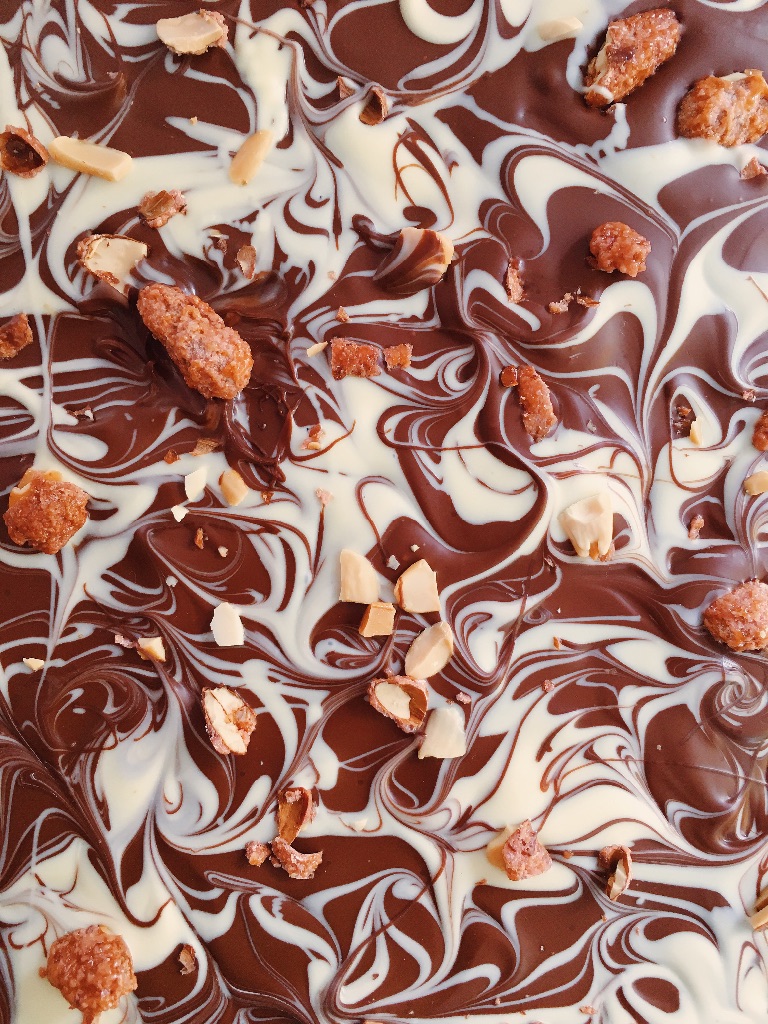 Rezept für Schokolade mit selbstgemachten gebrannten Mandeln
