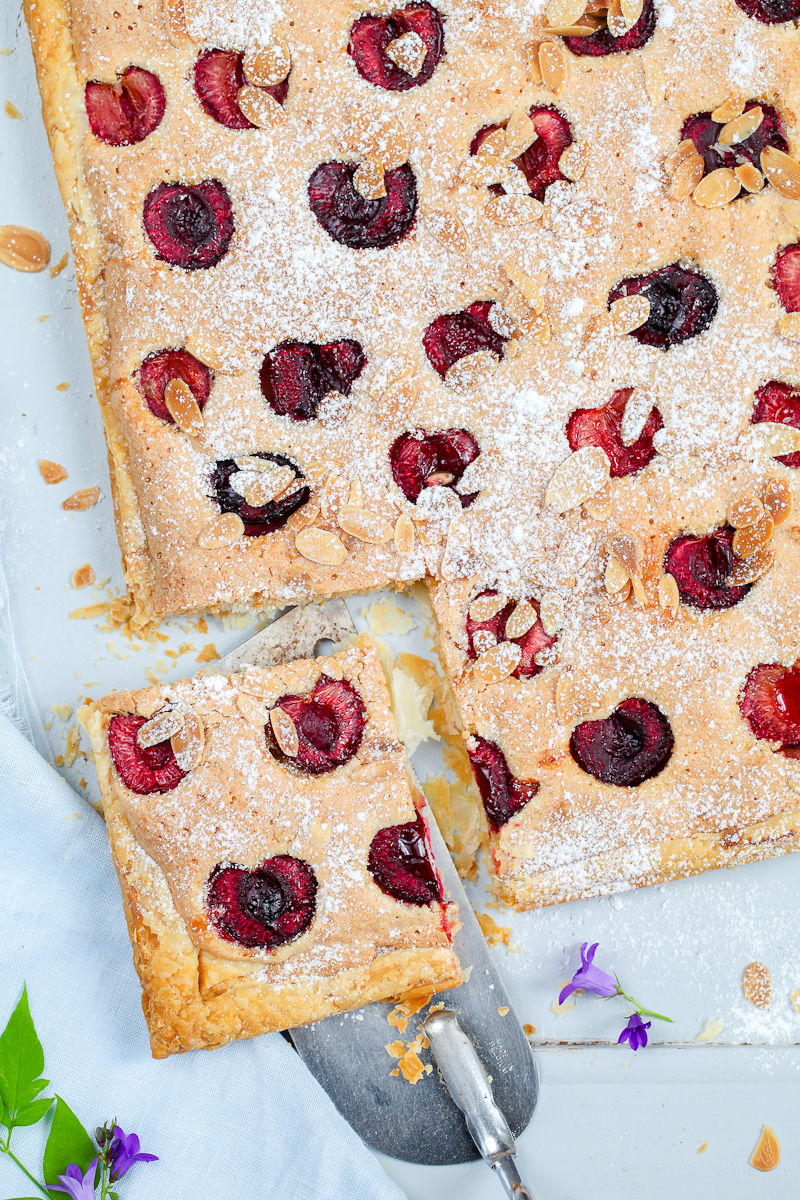 Ein Rezept für feine Kirsch Frangipane Blätterteig Tarte – denn das Runde muß ins Eckige oder: gib mich die Kirsche