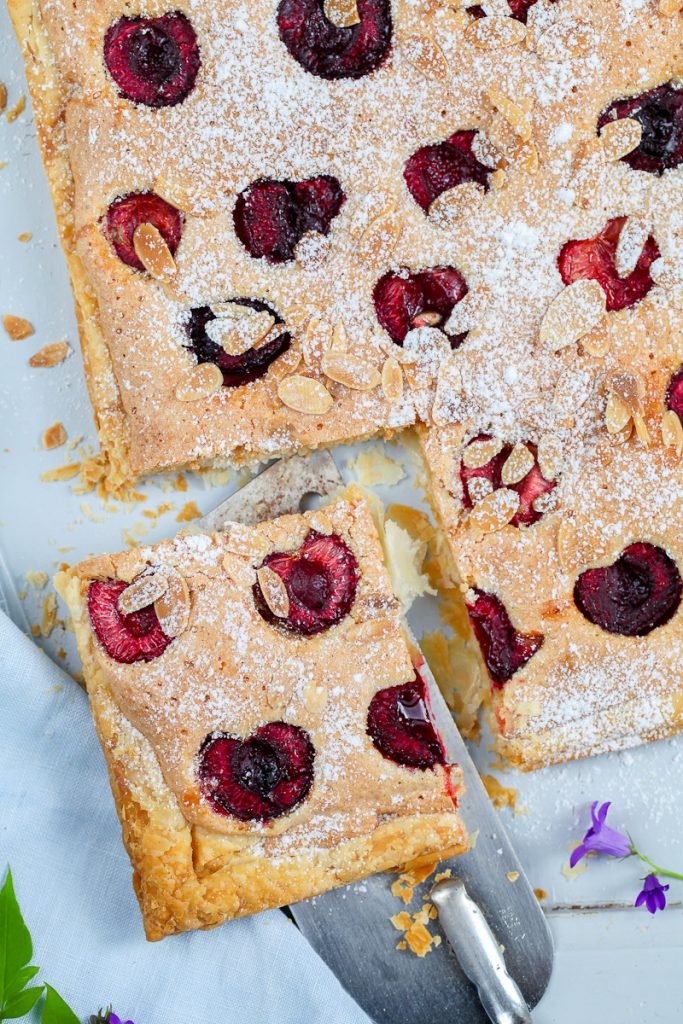 Rezept Kirsch tarte Frangipane Tarte Mandelcreme und Kirschen auf Blätterteig einfaches backrezept cherry frangipane tart almonds zuckerzimtundliebe foodstyling food photography