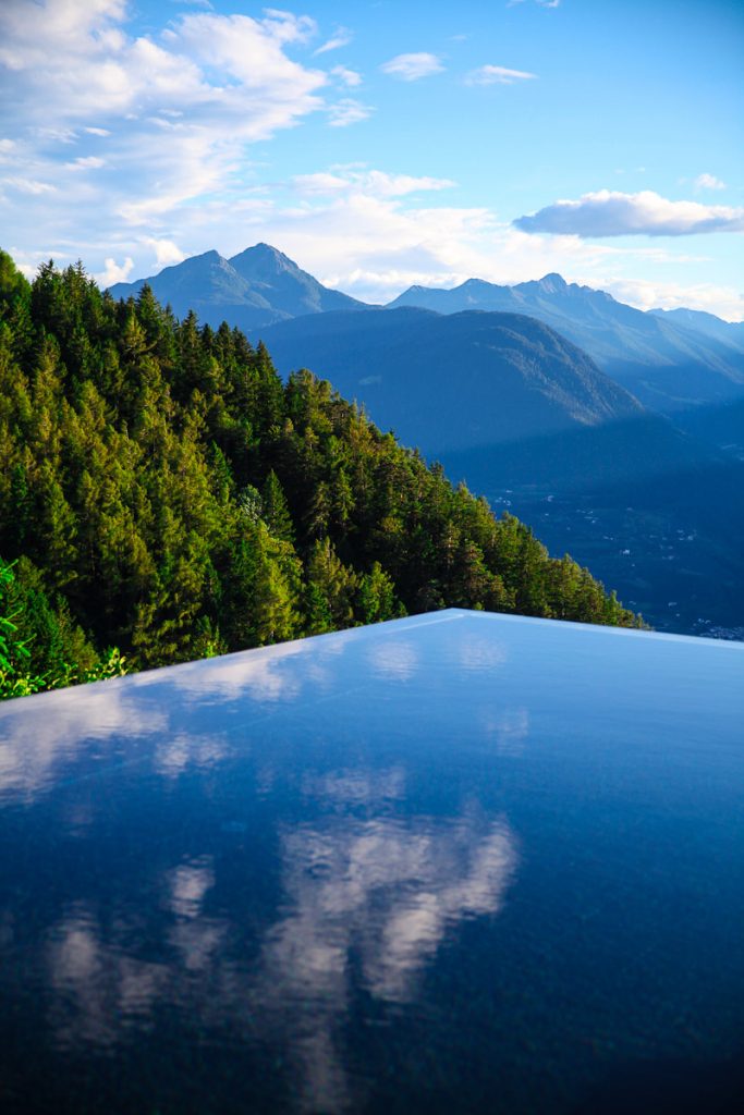 meetmerano meraner land hotel unterkuenfte miramonti boutique hotel spa pretty hotels white line hotels infinity pool hafling alto adige zuckerzimtundliebe food and travel
