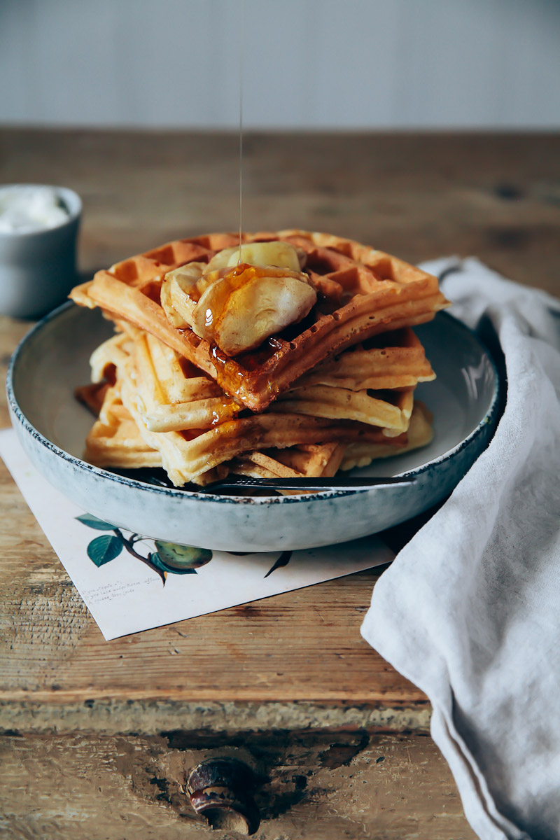 Rezept für dicke Waffeln mit warmen Zimtäpfeln aus dem Ofen – waffles with baked cinnamon apples