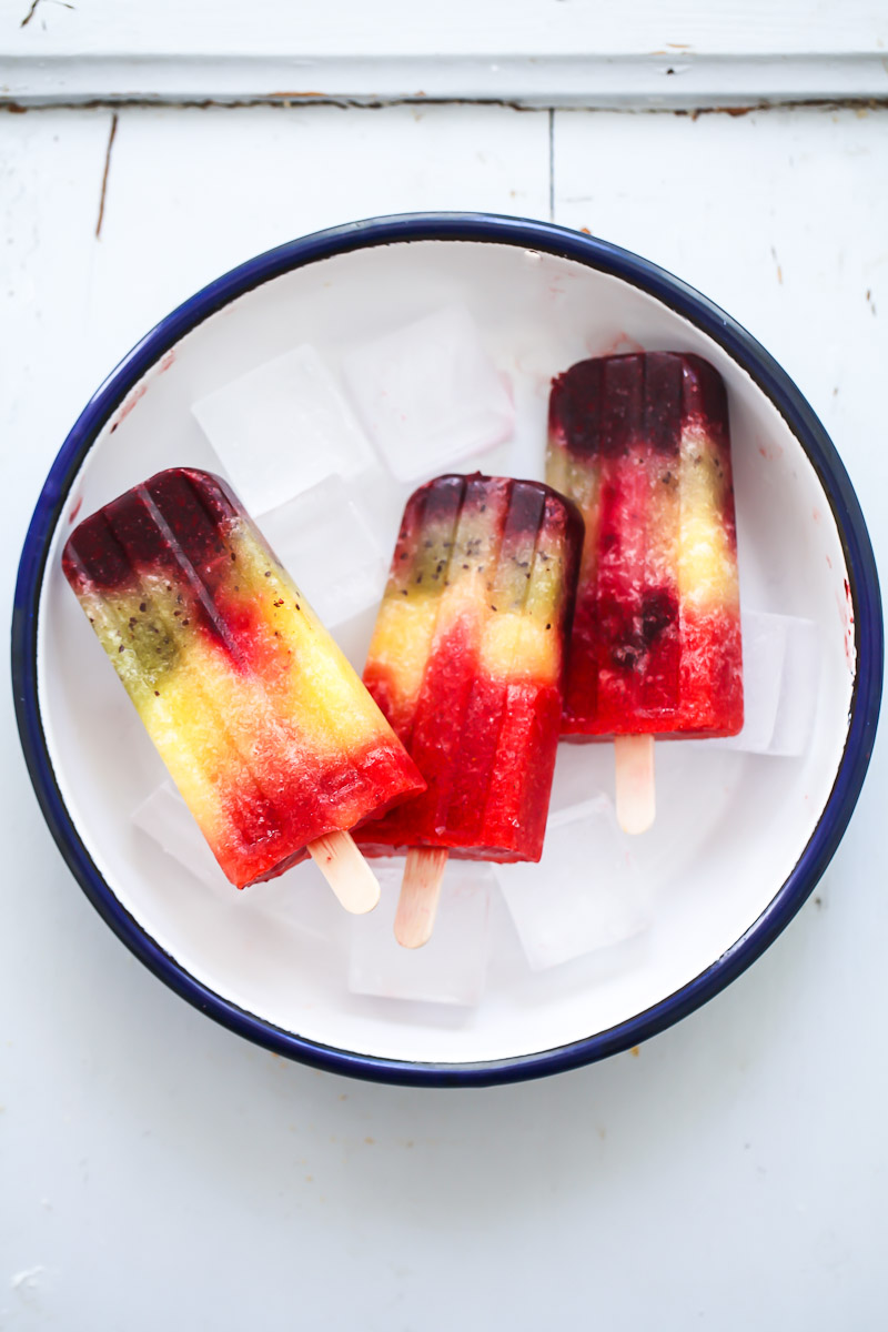 Einfache Frucht Popsicles – Rezept für Eis am Stiel aus Obst