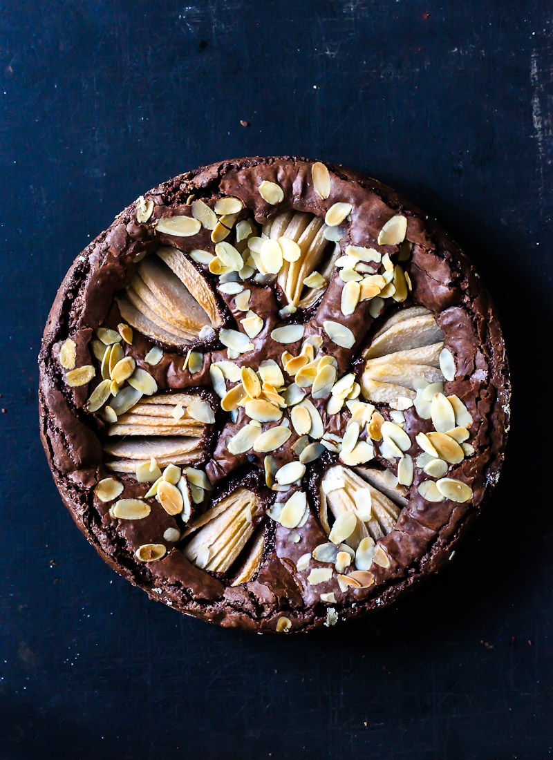 die besten schokoladen brownies brownie rezept mit birnen pear brownies recipe foodstyling food photography zuckerzimtundliebe birnenkuchen schokoladenkuchen backen herbstkuchen backen im herbst