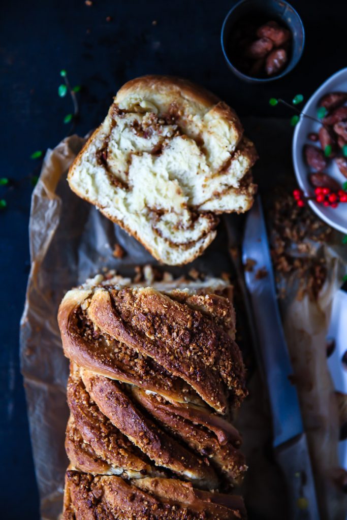 Zimt Hefezopf mit gebrannter Mandel Füllung twisted cinnamon bread Hefeteig Rezept zuckerzimtundliebe Weihnachtsbäckerei Backen im Advent Foodblog Backblog