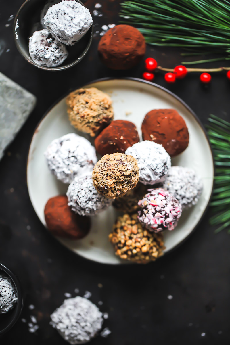 Einfaches Rezept für Schokoladenganachetrüffel die auch leckere Heisse Schokolade zaubern können – Geschenk aus der Küche zu Weihnachten