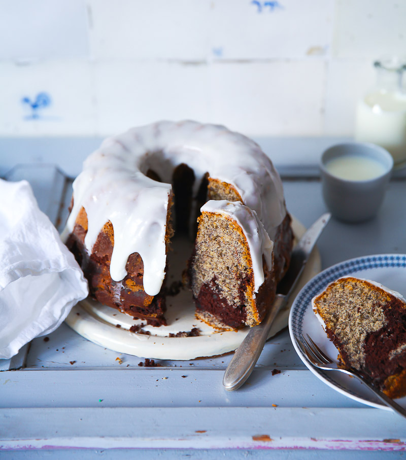 Mohn Marmorkuchen Gugelhupf Rezept mit Schmandguss poppy seed marble bundt cake foodstyling food photography backblog einfaches rührkuchen rezept leichte kuchen