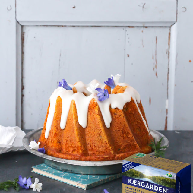 Rezepte fürs Osterfrühstück oder Osterbrunch Möhren Kokos Gugelhupf Osterkekse carrot bundt von zuckerzimtundliebe mit Arla Kaergarden Block