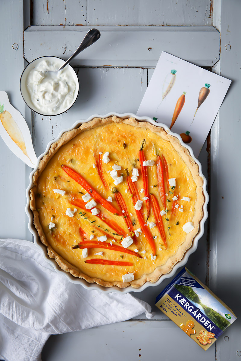 Herzhafte Rezeptideen fürs Osterfrühstück mit Kaergarden: Oster Laugenzopf mit gekochten Eiern und Möhren Quiche Rezept {enthält Werbung}