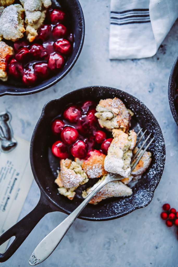 Mohn Kaiserschmarrn Rezept Ofen pulled pancake heiße kirschen zuckerzimtundliebe foodstyling food photography foodstyling pfannkuchen bester kaiserschmarrn tui mein schiff 5 bakblog