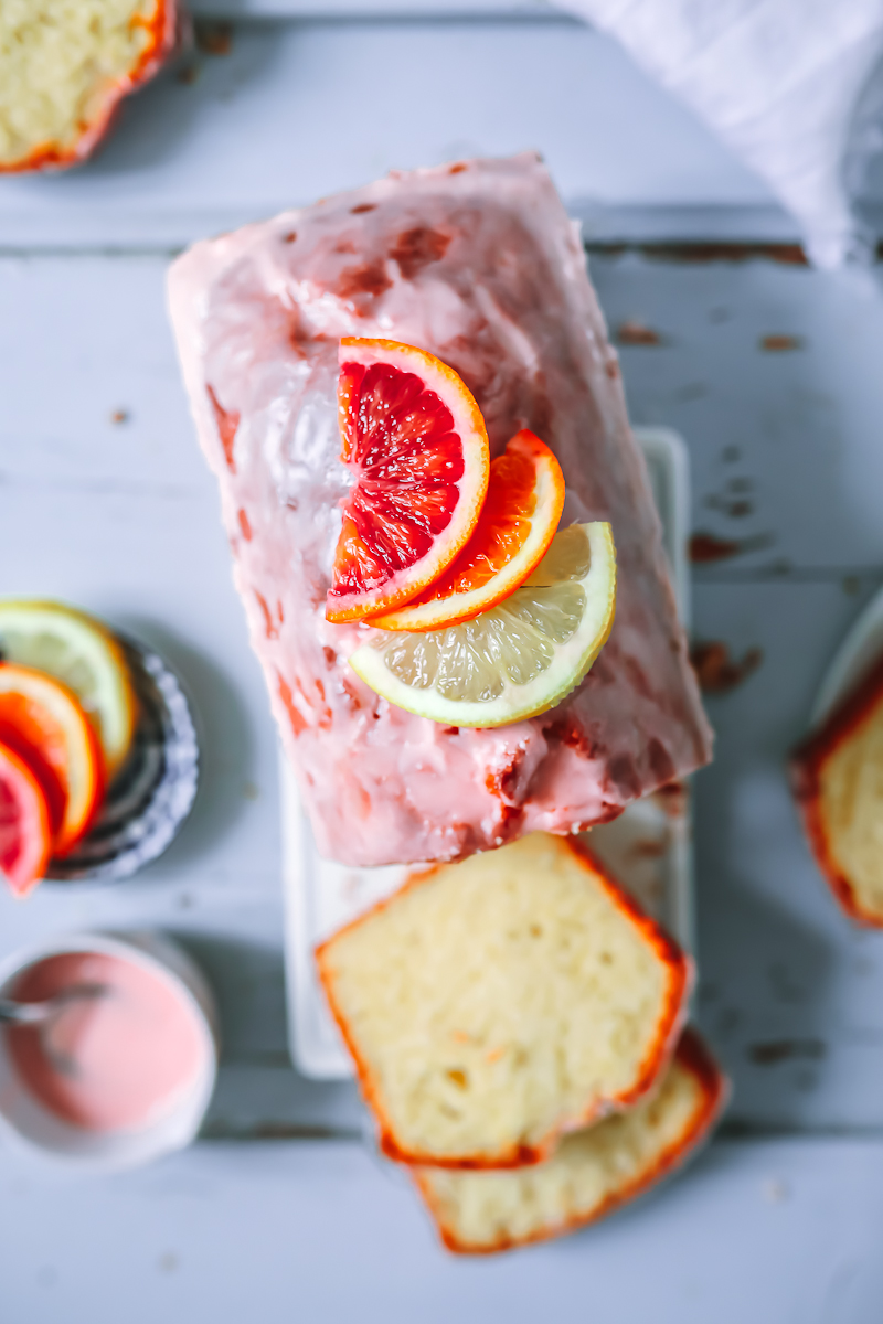 Rezept für saftigen Orangenkuchen mit Blutorangen und Orangen als Kastenkuchen – ein einfaches Rührteig-Kuchenrezept