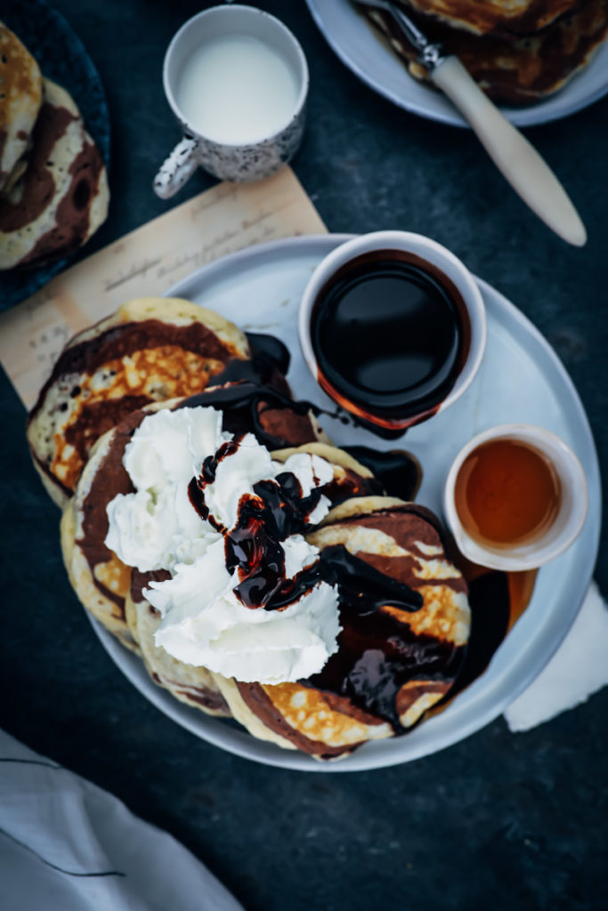 Zebrapancakes Pancake Rezept fluffige Pfannkuchen Kakao Schoko pancakes rezept amerikanische pancakes zuckerzimtundliebe foodblog backblog foodstyling food photography