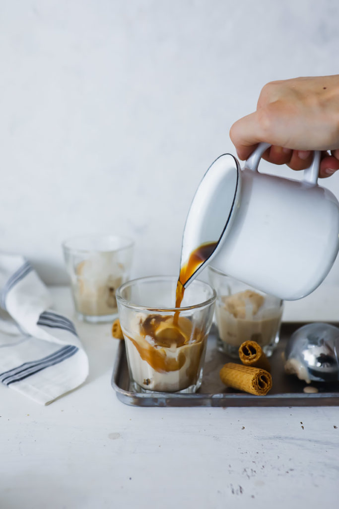 Affogato Rezept Eis mit Kaffee Eiskaffee Tchibo Caffè Blonde zuckerzimtundliebe sommergetränk Dessert zuckerzimtundliebe Foodblog Backblog
