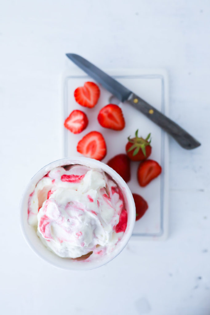 Einfaches Pavlova Rezept Dessert Backen Eiweiß Baiser wie backt man pavlova foodstyling food photography zucker zimt und liebe foodblog backblog