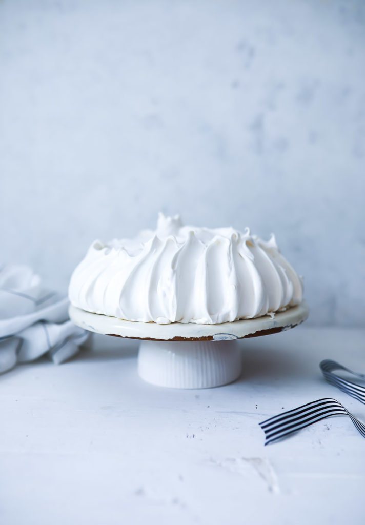 Einfaches Pavlova Rezept Dessert Backen Eiweiß Baiser wie backt man pavlova foodstyling food photography zucker zimt und liebe foodblog backblog