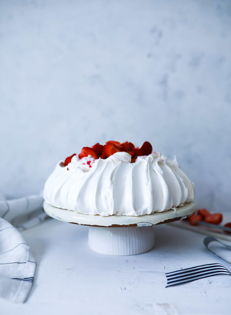 Einfaches Pavlova Rezept Dessert Backen Eiweiß Baiser wie backt man pavlova foodstyling food photography zucker zimt und liebe foodblog backblog