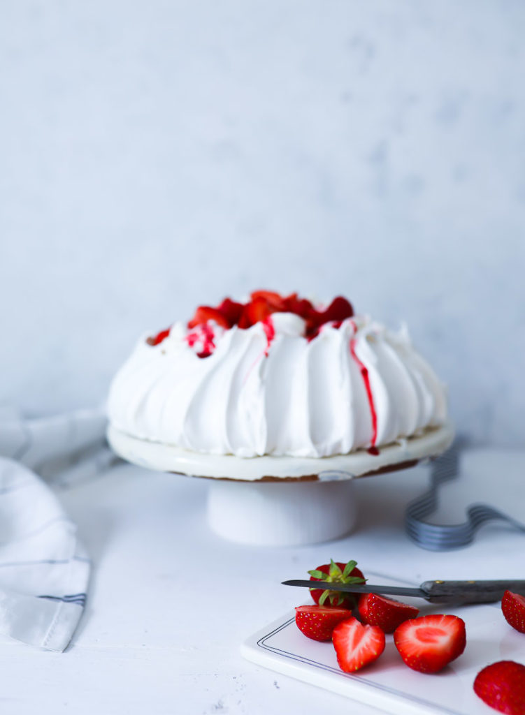 Einfaches Pavlova Rezept Dessert Backen Eiweiß Baiser wie backt man pavlova foodstyling food photography zucker zimt und liebe foodblog backblog